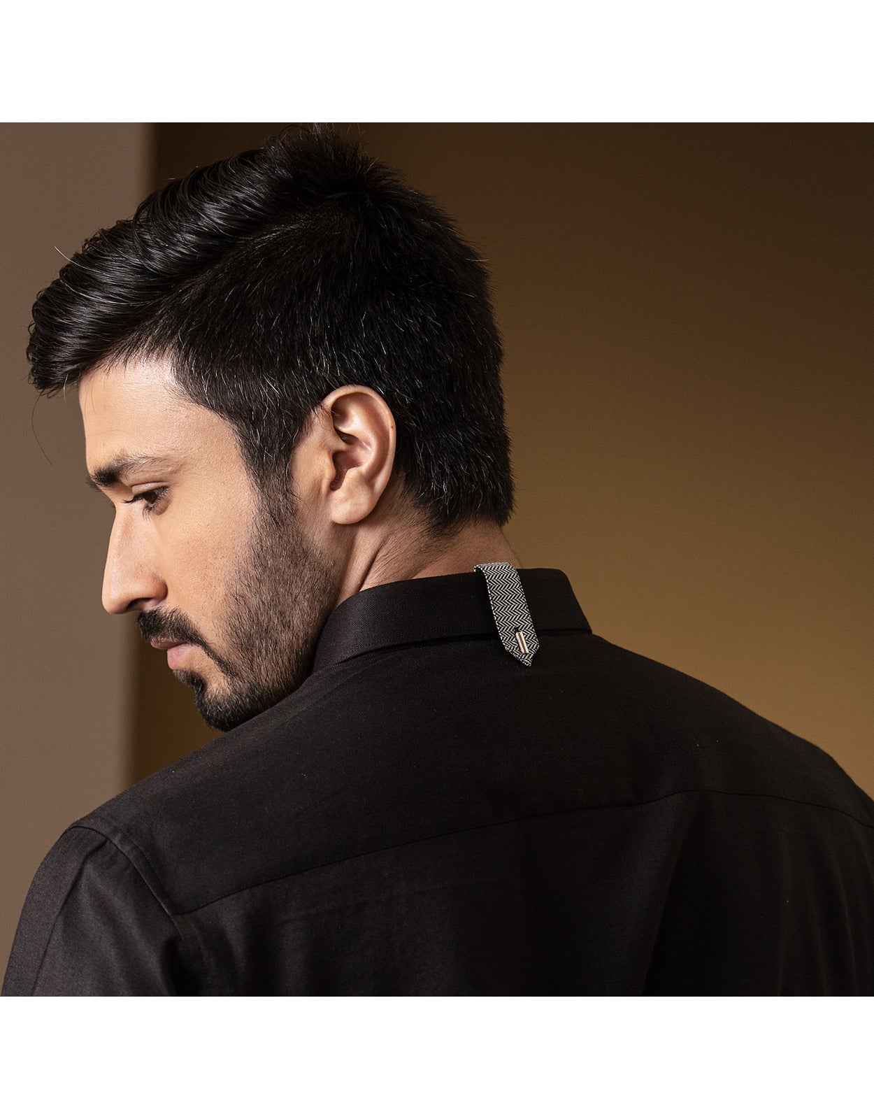 STRIPPED EMBROIDERY BLACK SHIRT