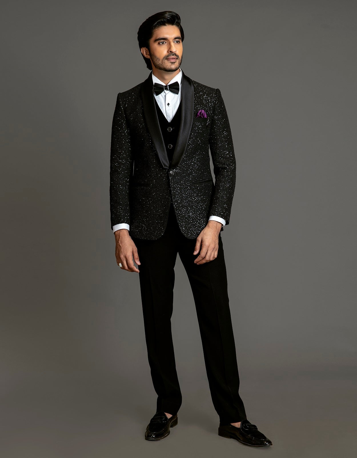 DAZZLING BLACK TUXEDO SUIT
