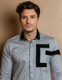 SILVER GREY SHIRT WITH ABSTRACT PATCH