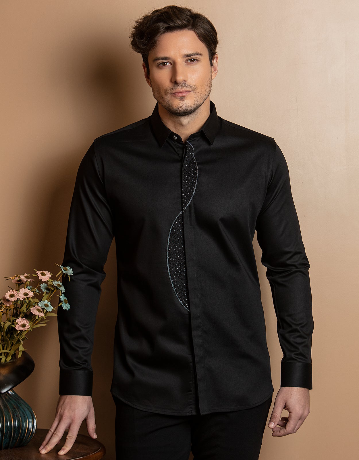 CURVE EMBROIDERED SHIRT
