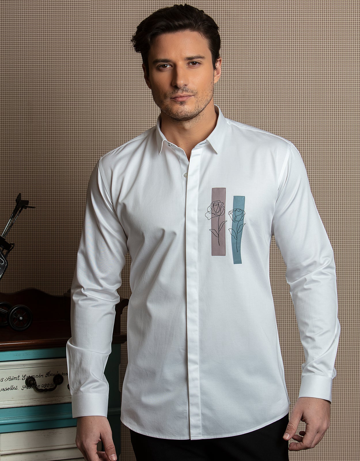 TWO FLOWERS MOTIF SHIRT