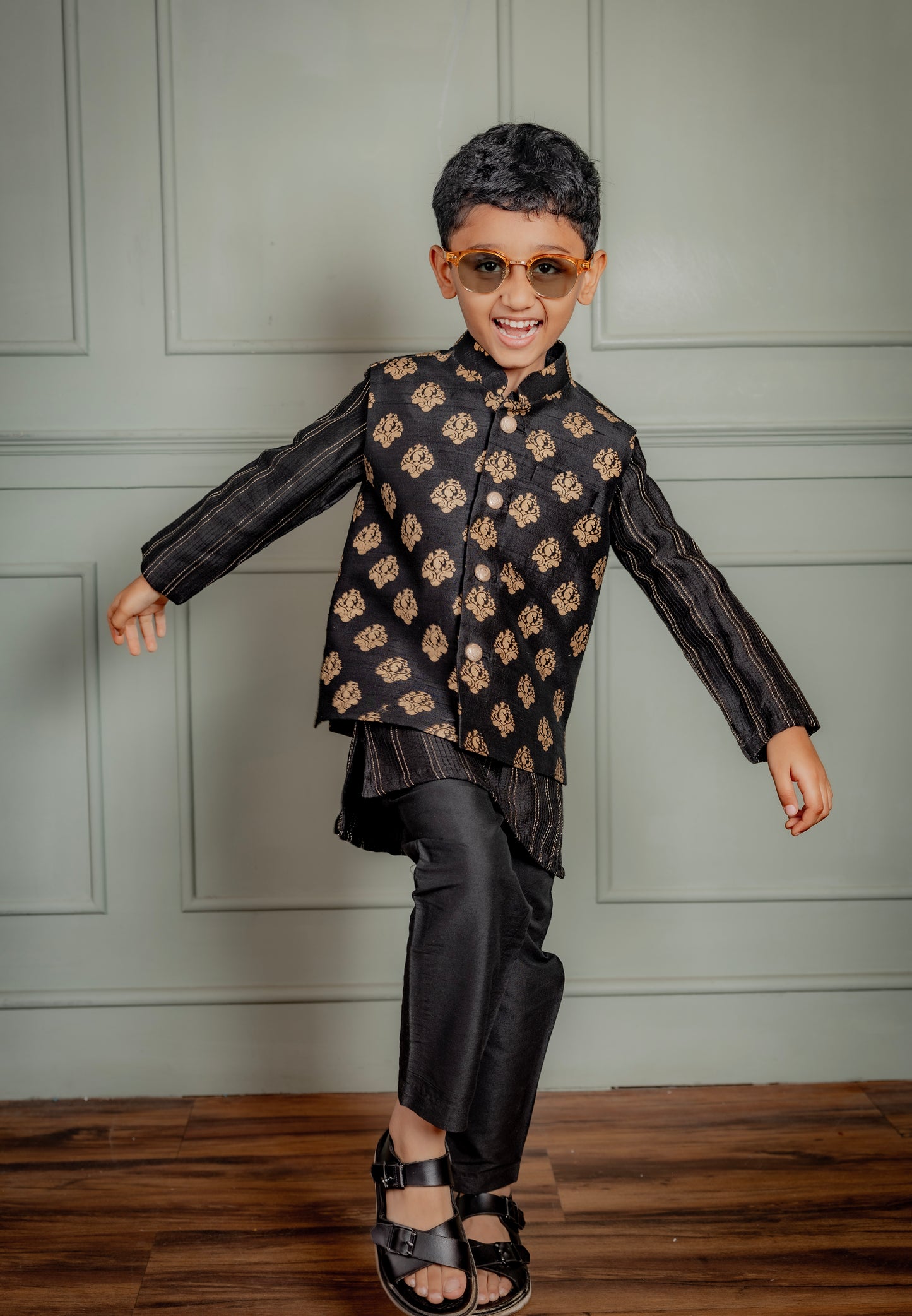 BLACK BUNDI KURTA SET