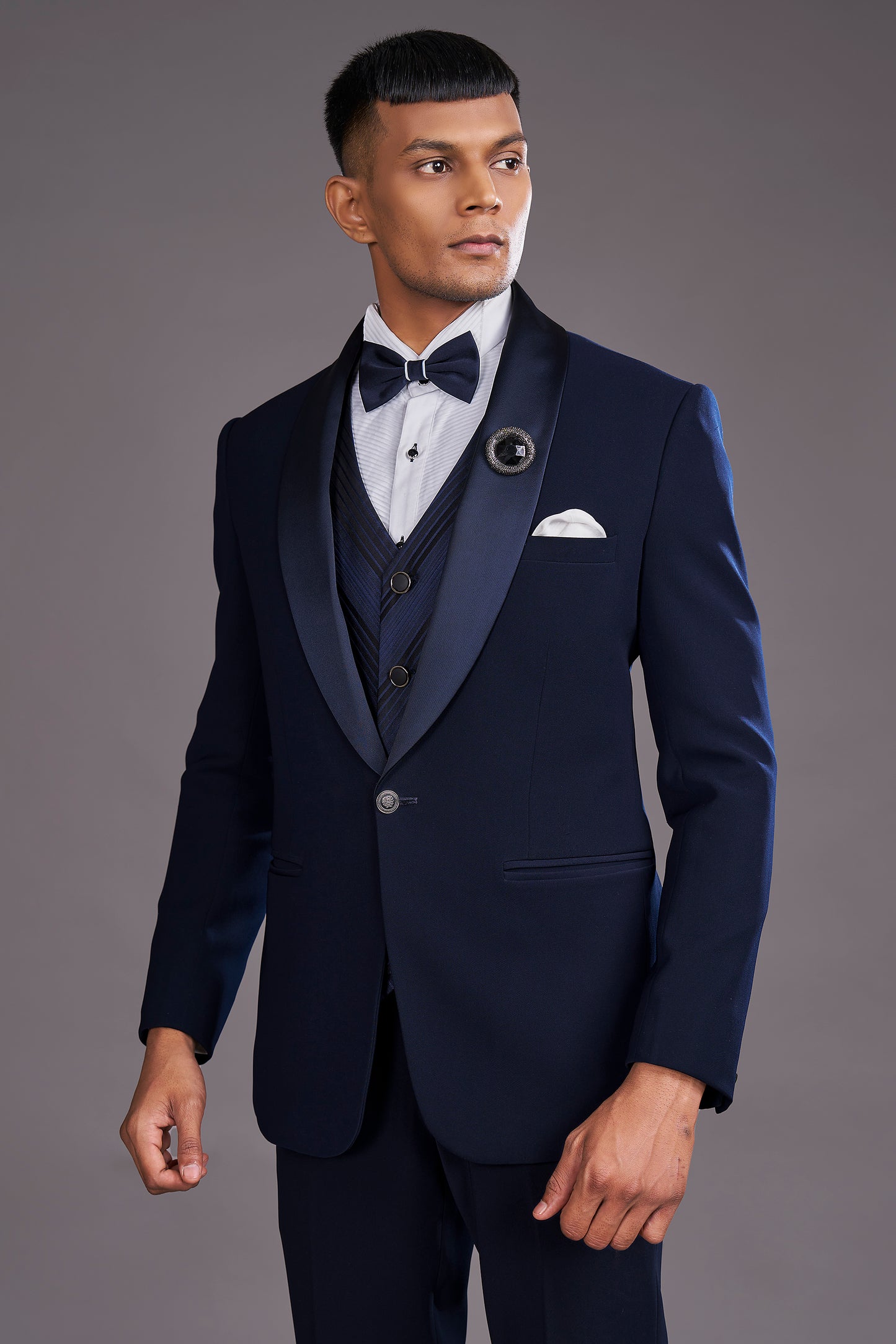 NAVY BLUE TUXEDO SUIT