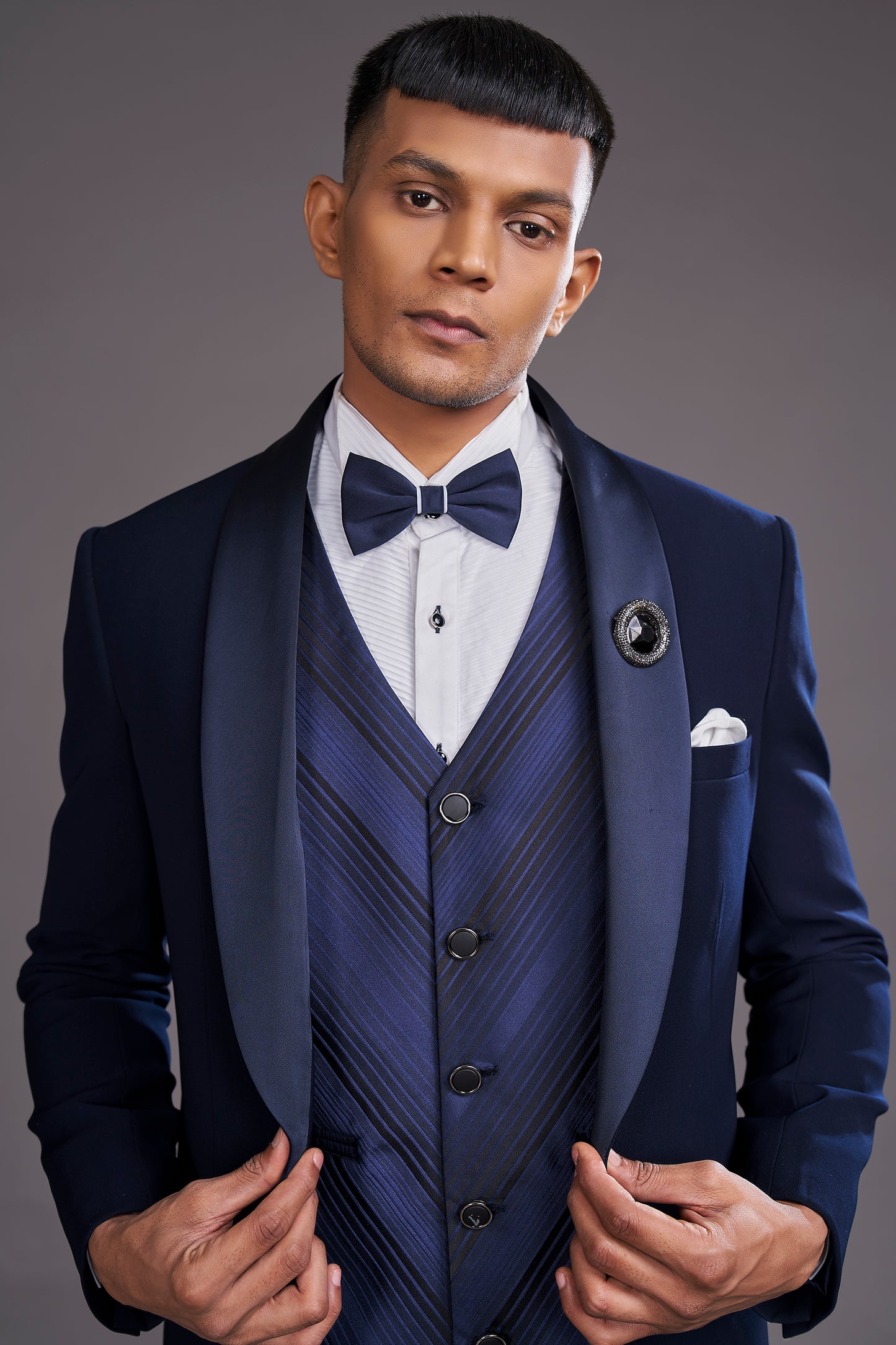 NAVY BLUE TUXEDO SUIT