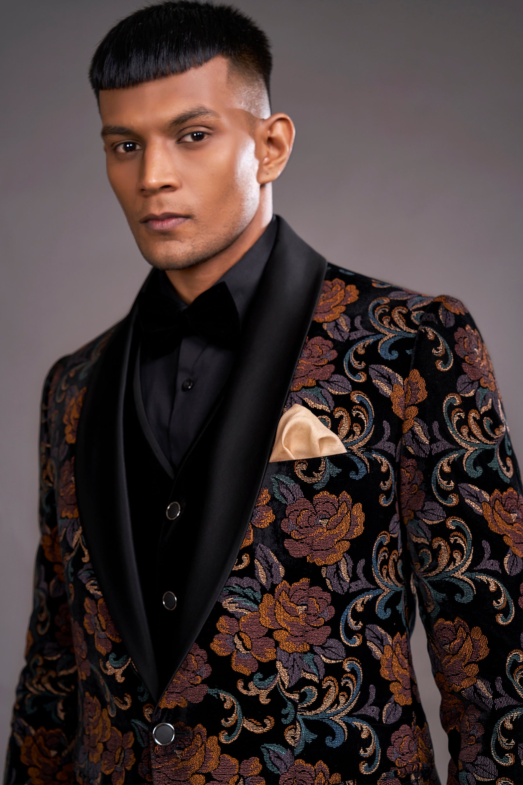 VELVET FLORAL TUXEDO SUIT