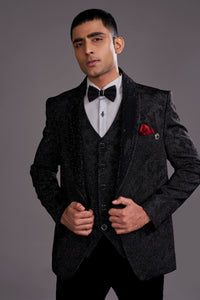 BLACK EMBROIDERED TUXEDO SUIT