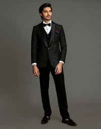 DAZZLING BLACK TUXEDO SUIT